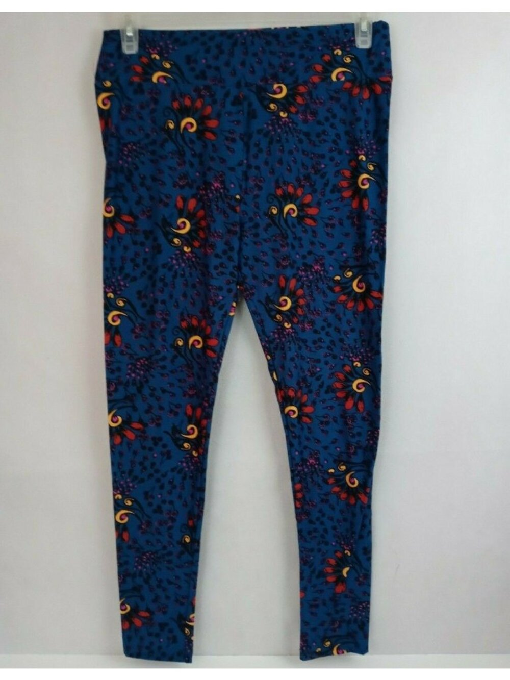 New LuLaRoe Tall & Curvy Leggings Jade With Wind Blown Floral Designs